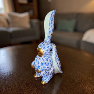 Herend Porcelain Blue Fishnet 4” One Ear Up Rabbit Figurine Gold Accents 5325
